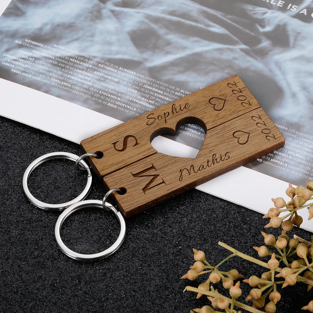 Wooden Engraved Keychain Personalized Date Letter Couple Keychains Customized Product Valentines Day Gift for Boyfriend Keyring