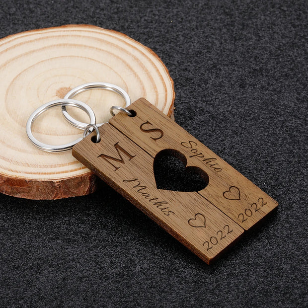 Wooden Engraved Keychain Personalized Date Letter Couple Keychains Customized Product Valentines Day Gift for Boyfriend Keyring